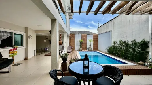 Sobrado com 4 Quartos à venda, 314m² no Brejatuba, Guaratuba