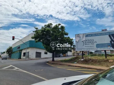 Galpão/Depósito/Armazém para alugar, 1800m² no Olinda, Uberaba