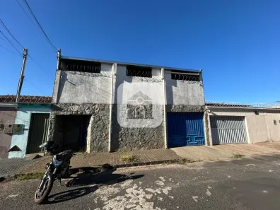 Galpão/Depósito/Armazém para alugar, 300m² no Jardim Patrícia, Uberlândia