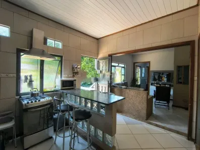 Casa com 3 Quartos à venda, 210m² no Vila Nova, Porto Alegre