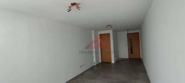 Sala Comercial à venda, 27m² no Santa Rosa, Niterói