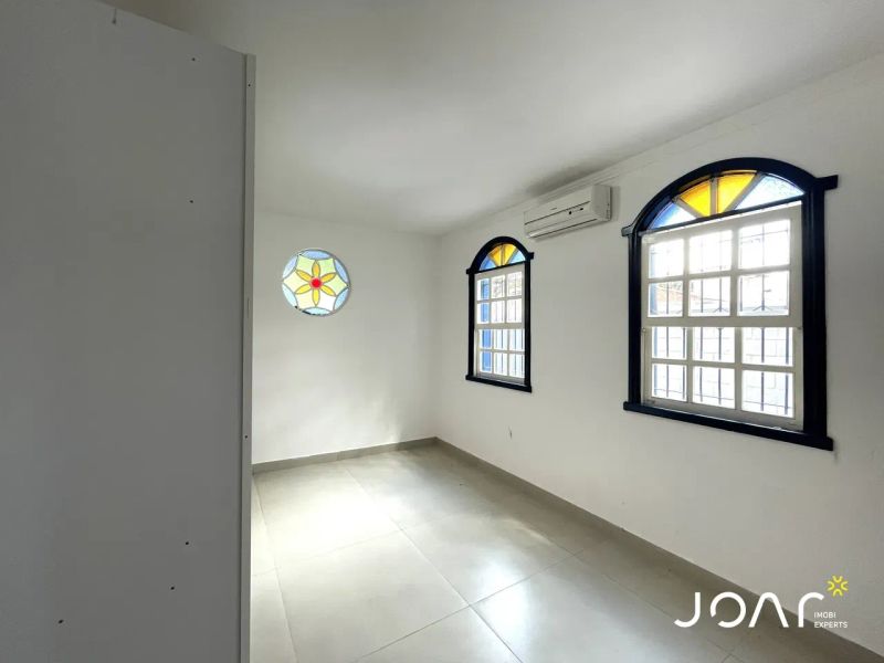 Casa com 4 quartos — Planalto, Belo Horizonte