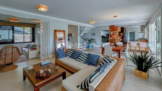 Casa com 7 Quartos à venda, 450m² no Centro, Garopaba