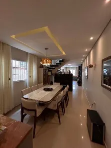 Sobrado com 3 Quartos para venda ou aluguel, 300m² no Vila Santa Maria, São Paulo