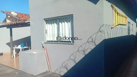 Casa com 2 Quartos à venda, 132m² no Jardim Copacabana, Uberaba