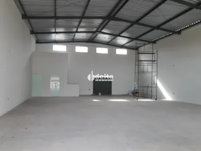 Ponto Comercial para alugar, 360m² no Osvaldo Rezende, Uberlândia