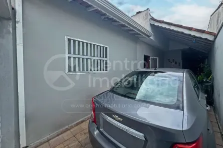 Casa com 2 Quartos à venda, 80m² no Jardim Veneza, Peruíbe