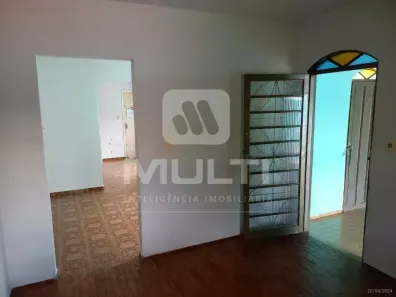 Casa com 3 Quartos à venda, 127m² no Santa Mônica, Uberlândia