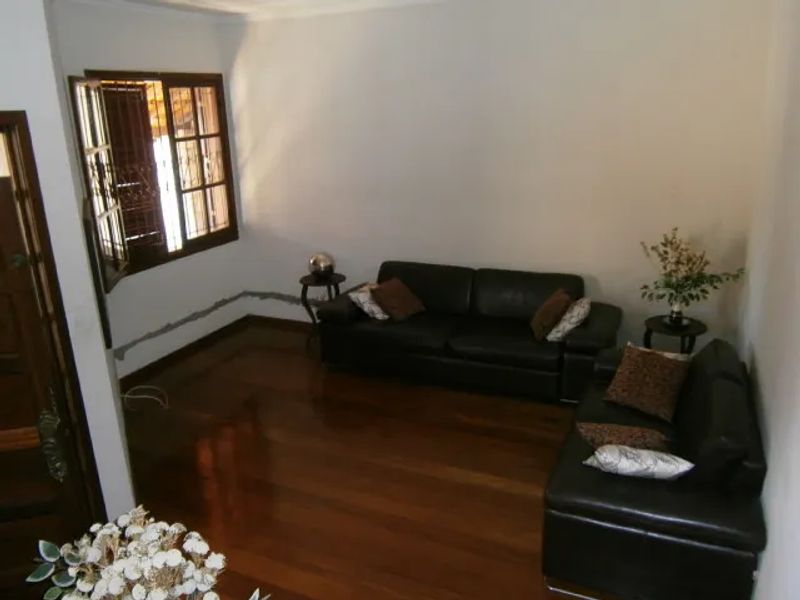 Casa com 4 quartos — Serrano, Belo Horizonte