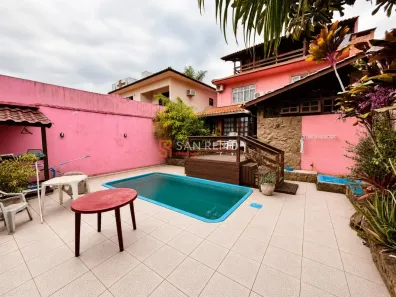 Casa com 4 Quartos para alugar, 350m² no Barreiros, São José