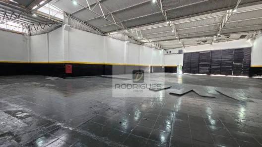 Galpão/Depósito/Armazém para alugar, 978m² no Vila Nogueira, Diadema