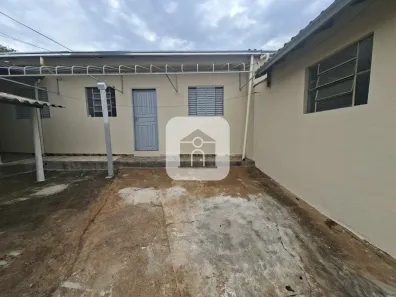  com 2 Quartos para alugar, 50m² no Daniel Fonseca, Uberlândia