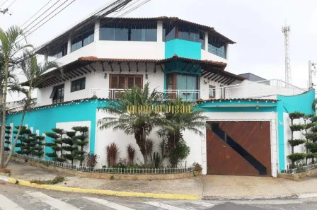 Sobrado com 5 Quartos à venda, 550m² no Jardim dos Ipês, Suzano