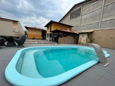 Imóvel Comercial com 4 Quartos à venda, 300m² no Parque Hotel, Araruama