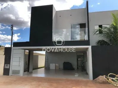 Sobrado com 4 Quartos à venda, 151m² no Vila Carlota, Campo Grande
