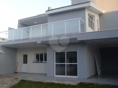 Sobrado com 4 Quartos à venda, 450m² no Vila Oliveira, Mogi das Cruzes
