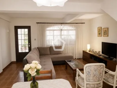 Casa com 5 Quartos à venda, 132m² no Vila Araguaia, São Paulo