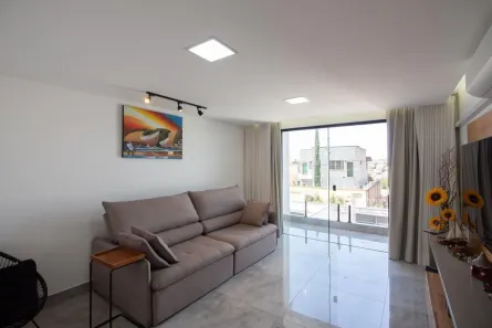 Casa com 3 Quartos à venda, 184m² no Parque Xangri-Lá, Contagem
