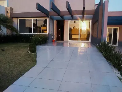 Casa com 4 Quartos à venda, 140m² no XANGRI-LÁ, Xangri-lá