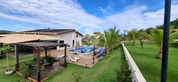 Fazenda/Sítio com 4 Quartos à venda, 328m² no , Hidrolândia