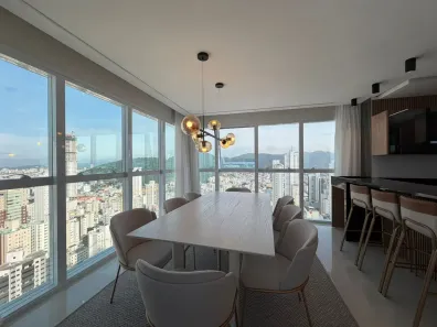 Apartamento com 4 Quartos para alugar, 140m² no Centro, Balneário Camboriú