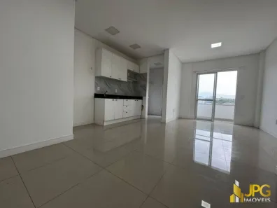 Apartamento com 2 Quartos para alugar, 62m² no Santa Regina, Camboriú