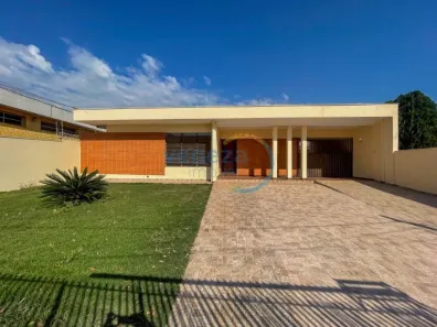 Casa com 3 Quartos para alugar, 249m² no Jardim Shangri-la A, Londrina