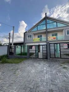 Sobrado com 3 Quartos para venda ou aluguel, 180m² no Uberaba, Curitiba