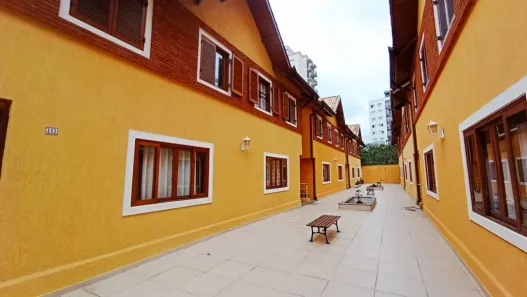 Casa de Condomínio com 3 Quartos para alugar, 200m² no Vila Gomes, São Paulo