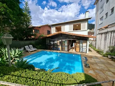 Casa com 3 Quartos à venda, 220m² no Jardim Cascata, Teresópolis