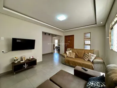 Casa com 4 Quartos à venda, 250m² no Santa Marta, Uberaba