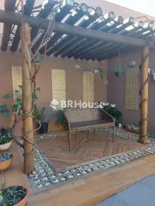 Sobrado com 3 Quartos à venda, 320m² no Monte Castelo, Campo Grande