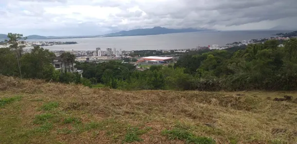 Lote/Terreno à venda, 671m² no Roçado, São José