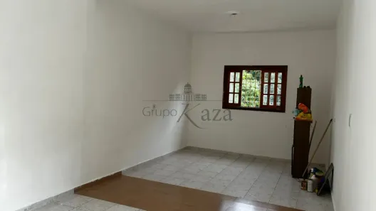 Casa com 2 Quartos para alugar, 100m² no Bandeira Branca, Jacareí
