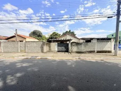 Casa com 2 Quartos à venda, 80m² no Parque Santo Antônio, Taubaté