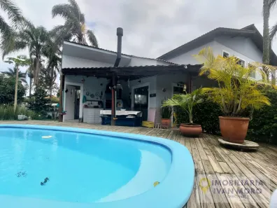Casa com 4 Quartos à venda, 230m² no Daniela, Florianópolis