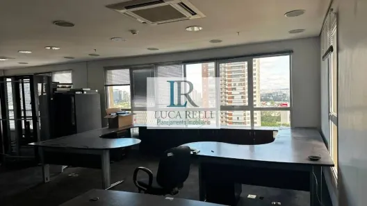 Sala Comercial para alugar, 172m² no Sítio Tamboré Alphaville, Barueri