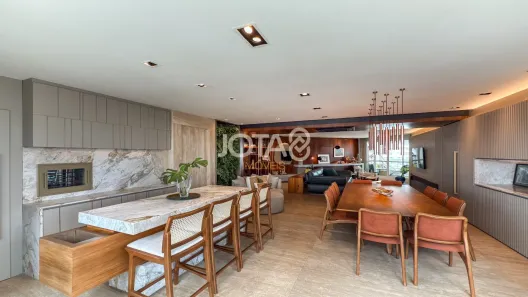 Apartamento com 3 Quartos à venda, 214m² no Mossunguê, Curitiba
