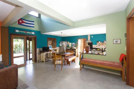Casa de Condomínio com 4 Quartos à venda, 243m² no Cavalhada, Porto Alegre