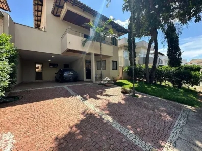 Casa de Condomínio com 3 Quartos à venda, 300m² no Loteamento Portal do Sol I, Goiânia