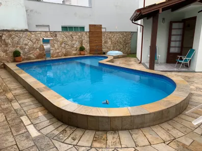 Casa com 5 Quartos para alugar, 260m² no Jurerê Internacional, Florianópolis