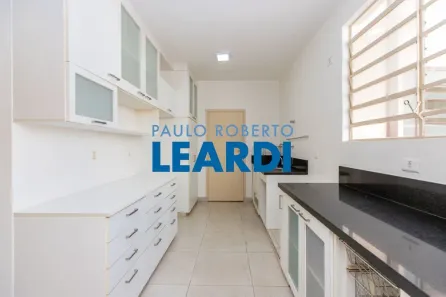 Casa com 5 Quartos à venda, 330m² no Jardim Prudência, São Paulo