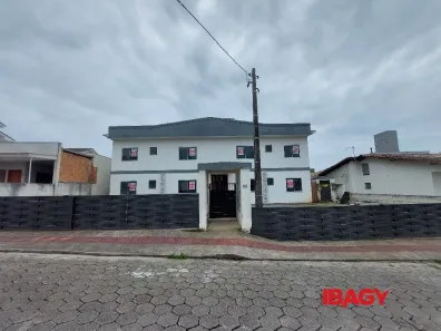 Apartamento com 2 Quartos para alugar, 49m² no Bela Vista, Palhoça