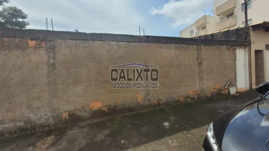 Lote/Terreno à venda, 360m² no Santa Mônica, Uberlândia