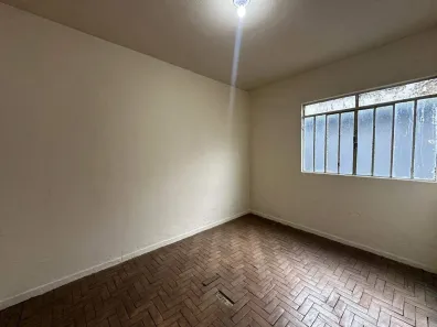 Casa com 2 Quartos para alugar, 70m² no Vila Augusto Chaves, Itaúna