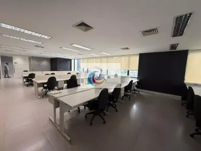Sala Comercial para alugar, 245m² no Vila Olímpia, São Paulo