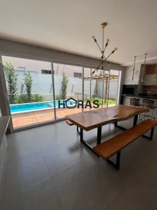Casa de Condomínio com 3 Quartos para alugar, 210m² no Jardim Imperial, Cuiabá