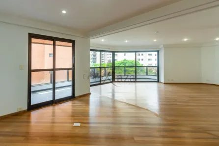 Apartamento com 3 Quartos para alugar, 242m² no Moema, São Paulo