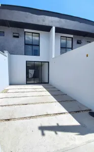 Sobrado com 2 Quartos à venda, 85m² no Costa e Silva, Joinville