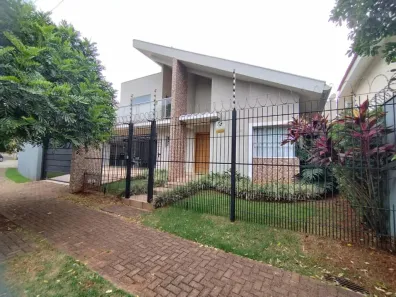 Sobrado com 3 Quartos à venda, 273m² no Zona 05, Maringá